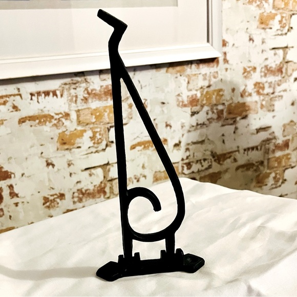 Cast Iron Cantilevered Swivel Decor Hook - Picture 8 of 8